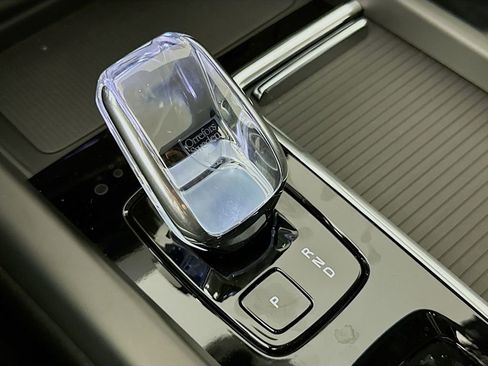 New 2026 Volvo XC60 T8 Ultra w/ Climate Package PRO image 17