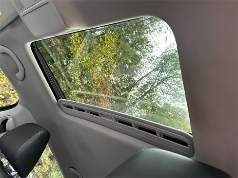 Used 2019 Volkswagen Passat 2.0T Wolfsburg w/ Wheels & Sunroof Package image 35