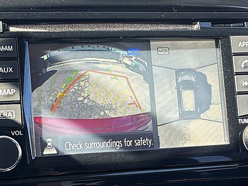 Used 2015 Nissan Juke SL image 35