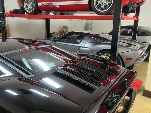 Used 2005 Ford GT RWD image 76