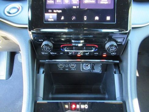 New 2025 Jeep Grand Cherokee Laredo image 24