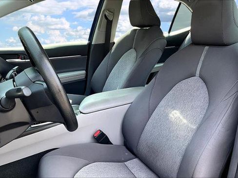 Used 2023 Toyota Camry LE image 21