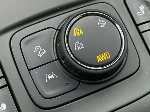 Used 2022 GMC Terrain SLT image 8