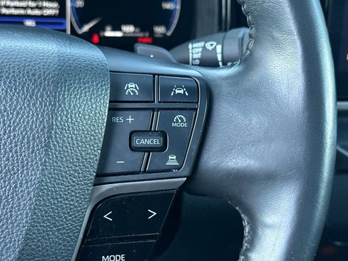 Used 2025 Toyota Camry XSE FWD image 31