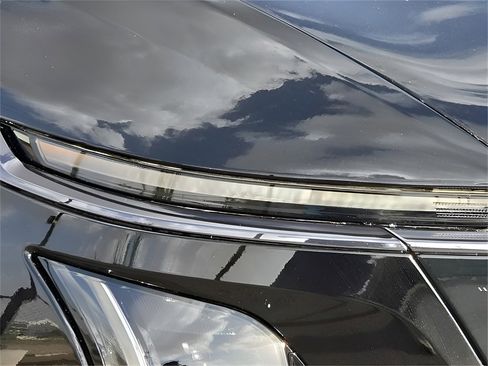 New 2026 Cadillac Vistiq Sport image 7