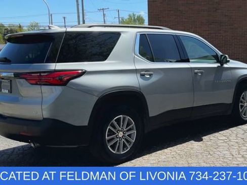 Used 2023 Chevrolet Traverse LT FWD image 8