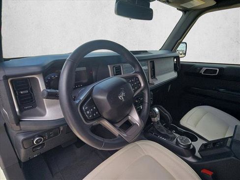 Used 2024 Ford Bronco Outer Banks AWD/4WD image 9