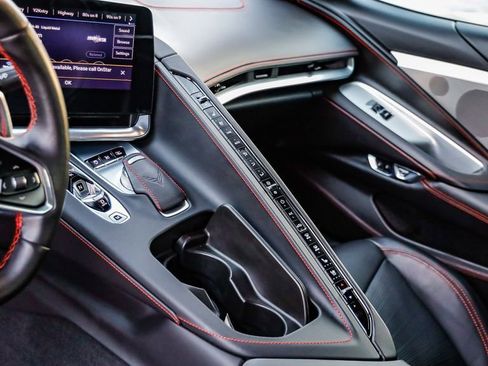 Used 2021 Chevrolet Corvette Stingray Premium Cpe w/ Z51 Performance Package image 21