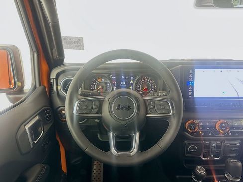 Used 2025 Jeep Wrangler Unlimited Sahara AWD/4WD image 23