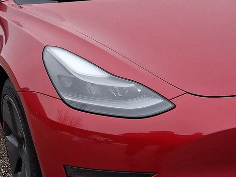 Used 2021 Tesla Model 3 Standard Range Plus image 9