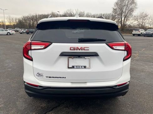 Certified 2023 GMC Terrain SLE w/ Driver Convenience Package image 3