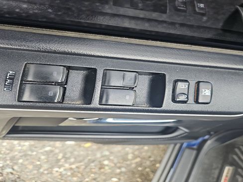 Used 2014 Toyota 4Runner SR5 AWD/4WD image 15