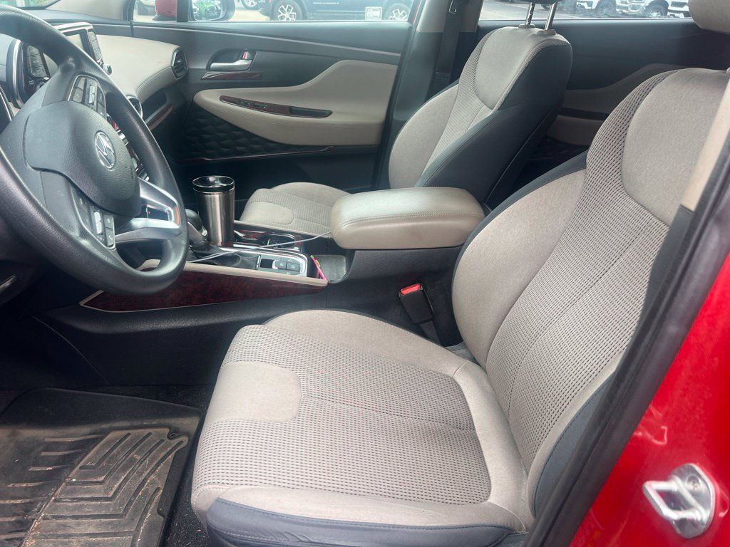 Used 2020 Hyundai Santa Fe SE AWD/4WD image 5