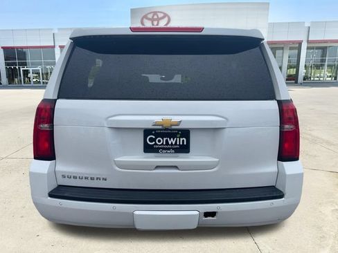 Used 2018 Chevrolet Suburban LT w/ LT Signature Package AWD/4WD image 4
