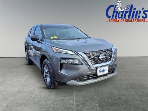 Used 2023 Nissan Rogue S image 3