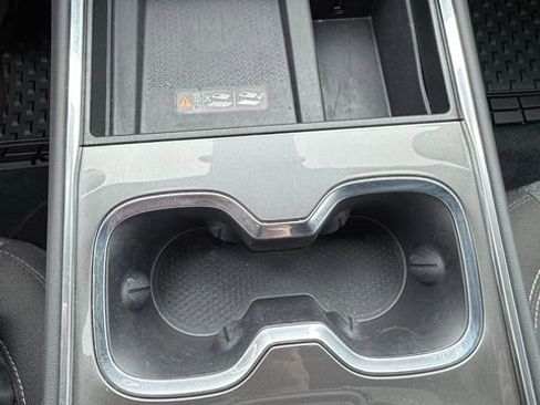 Certified 2025 GMC Acadia Elevation FWD image 33