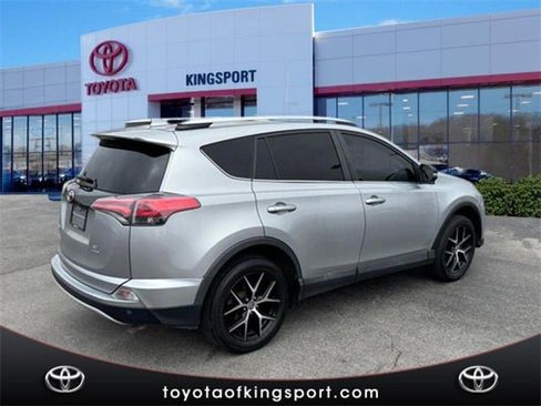 Used 2016 Toyota RAV4 SE image 5