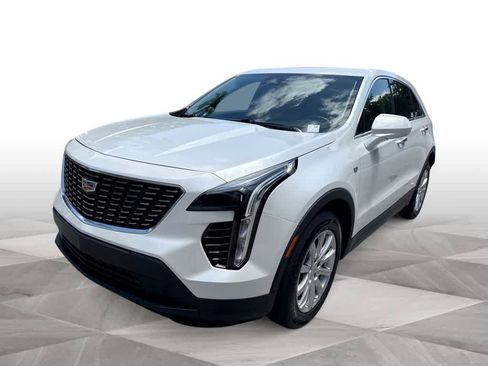 Used 2023 Cadillac XT4 Luxury FWD image 1