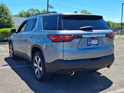 Used 2023 Chevrolet Traverse LT w/ LT Premium Package AWD/4WD image 9