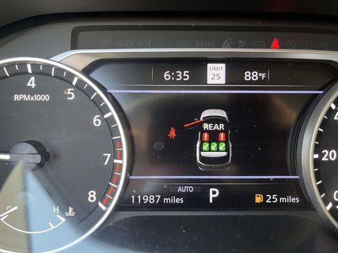 Used 2024 Nissan Pathfinder SL w/ SL Premium Package image 25