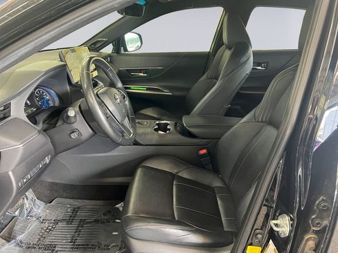 Used 2021 Toyota Venza XLE w/ Softex Package image 10