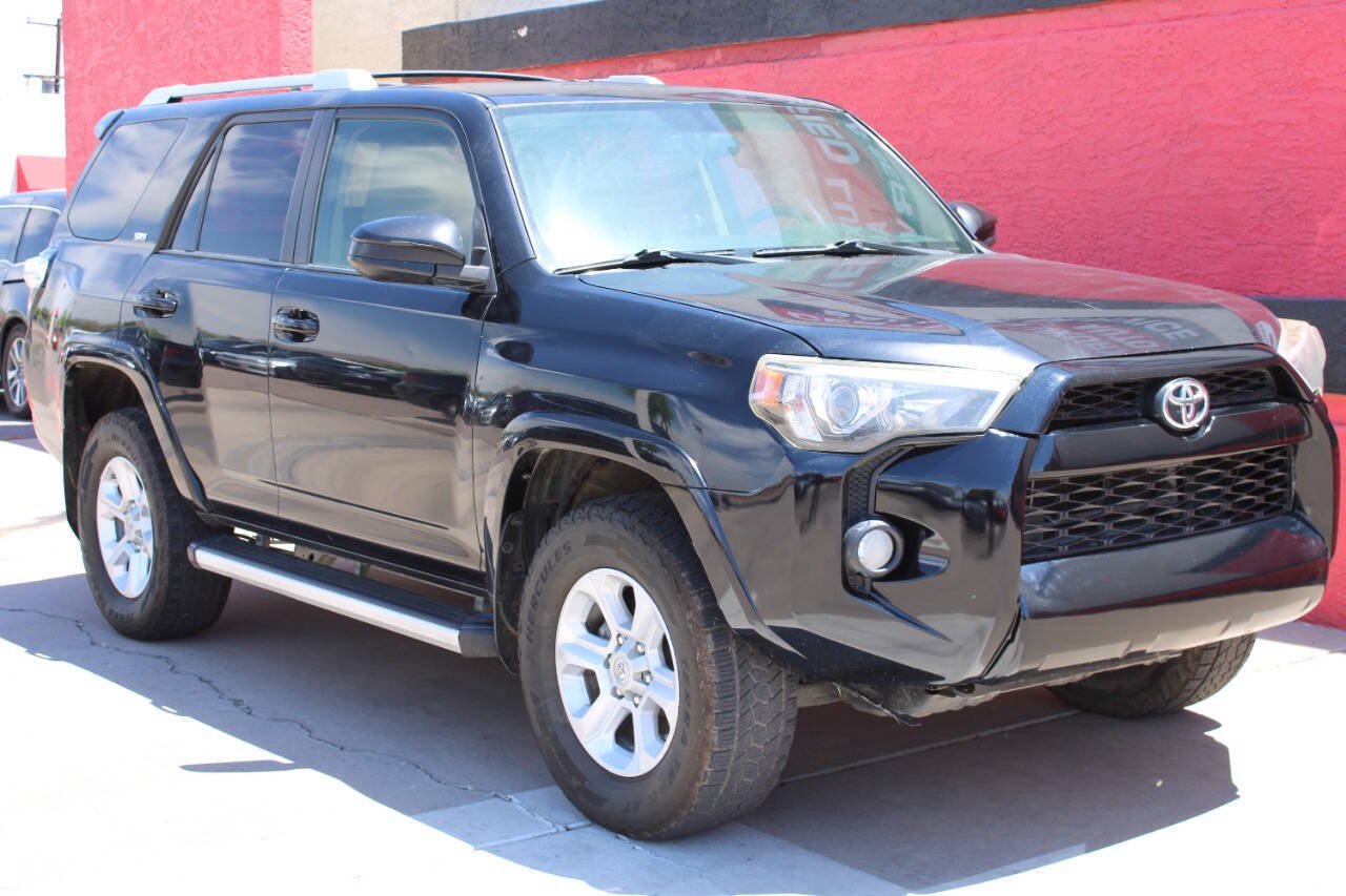 Used 2017 Toyota 4Runner SR5 AWD/4WD image 3