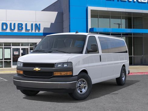 New 2025 Chevrolet Express 3500 LS image 7