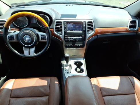 Used 2013 Jeep Grand Cherokee Overland w/ Advance Technology Group AWD/4WD image 13
