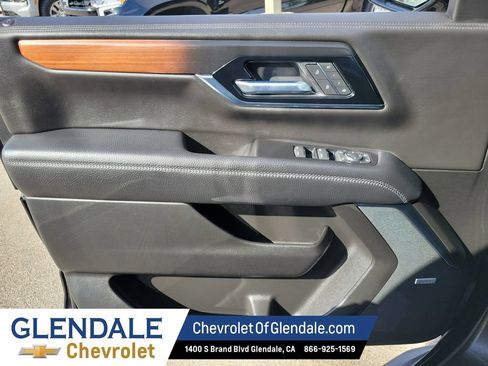 Certified 2025 GMC Yukon XL Denali AWD/4WD image 37