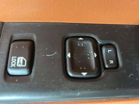 Used 2006 MAZDA MX-5 Miata Grand Touring w/ Premium Pkg image 28