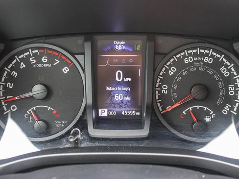 Used 2022 Toyota Tacoma SR image 24