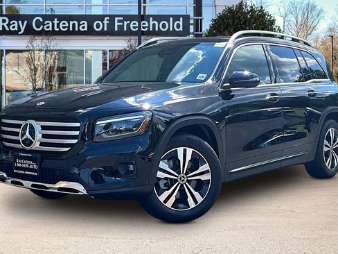 Used 2026 Mercedes-Benz GLB 250 4MATIC image 1