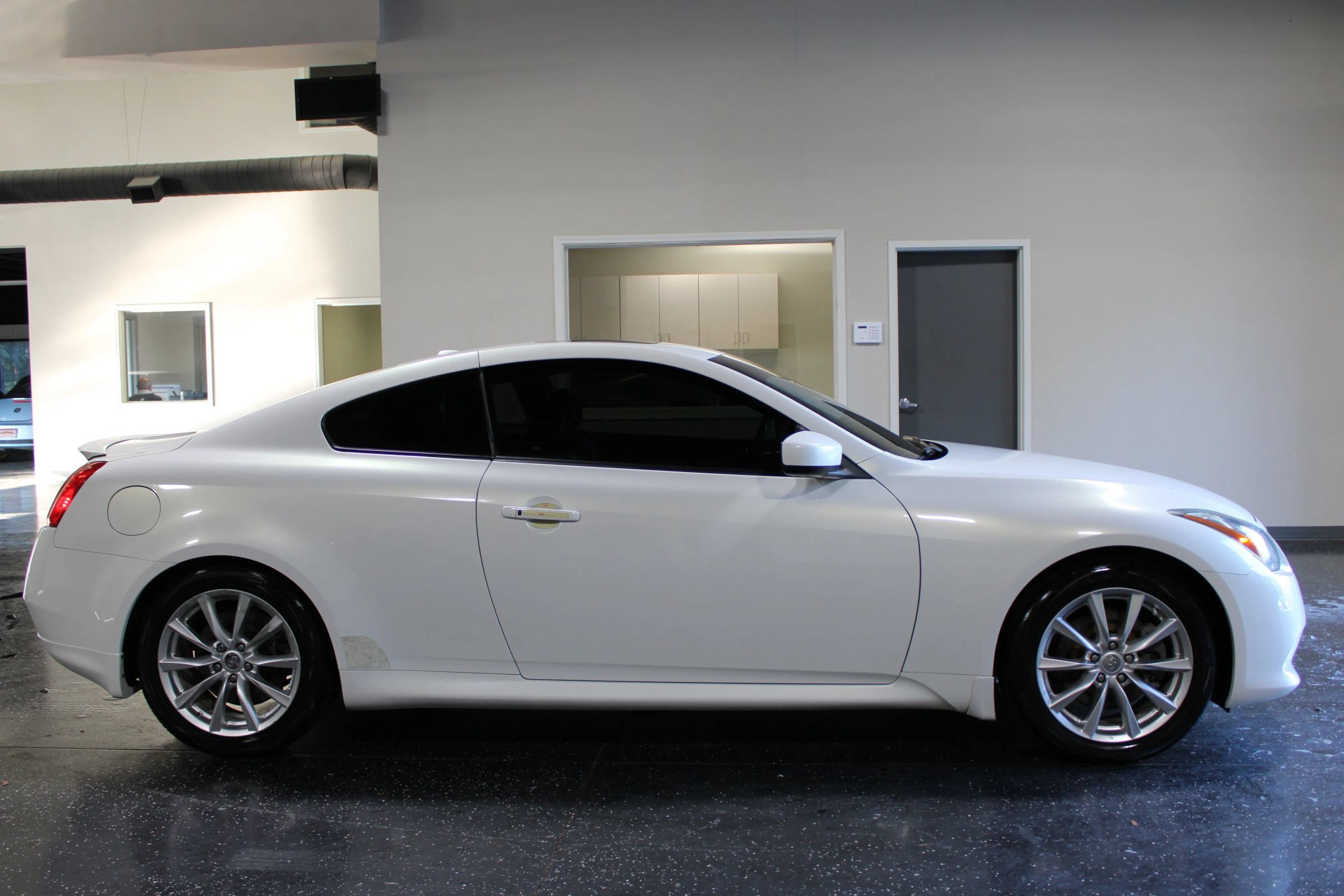 Used 2013 INFINITI G37 Journey w/ Premium Pkg RWD image 2