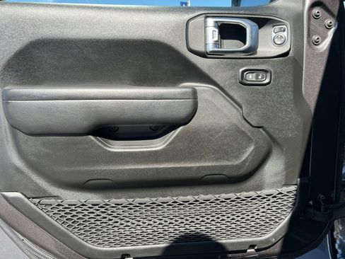 Used 2022 Jeep Wrangler Unlimited Sport S image 16