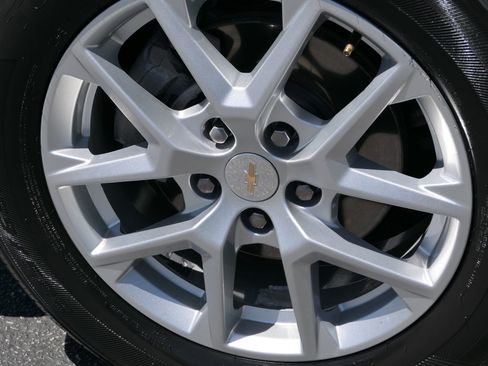Used 2023 Chevrolet Equinox LS FWD image 11