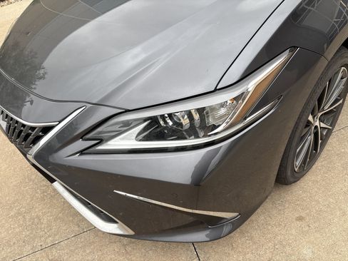 Used 2023 Lexus ES 250 w/ Premium Package image 6