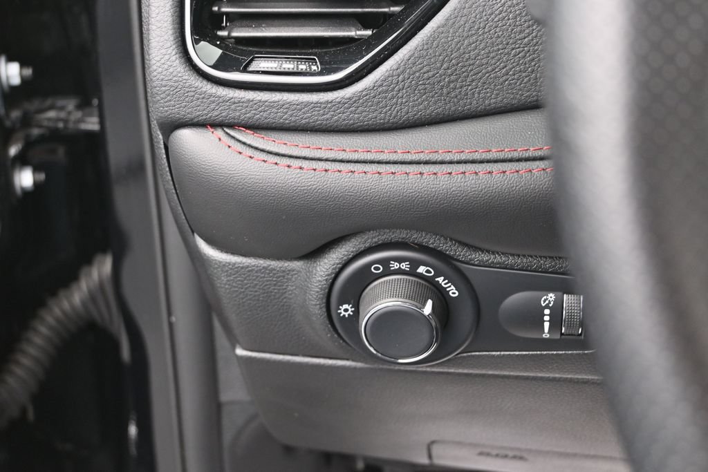 Used 2025 Dodge Durango GT AWD/4WD image 37