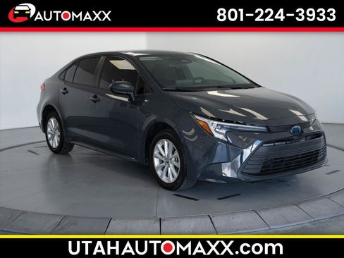 Used 2024 Toyota Corolla LE w/ LE Convenience Package FWD image 1
