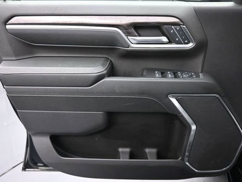 Used 2024 Chevrolet Silverado 2500 LTZ image 12