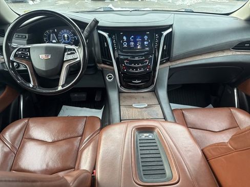 Used 2019 Cadillac Escalade Premium Luxury image 22