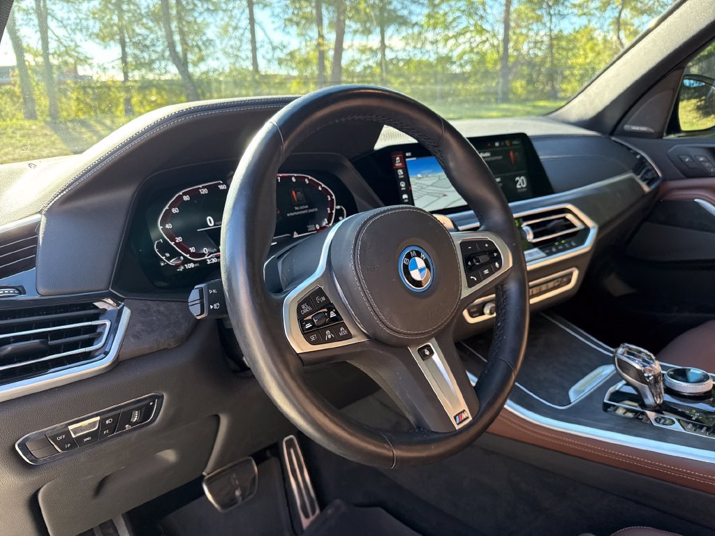 Used 2023 BMW X5 xDrive45e w/ Executive Package AWD/4WD image 14