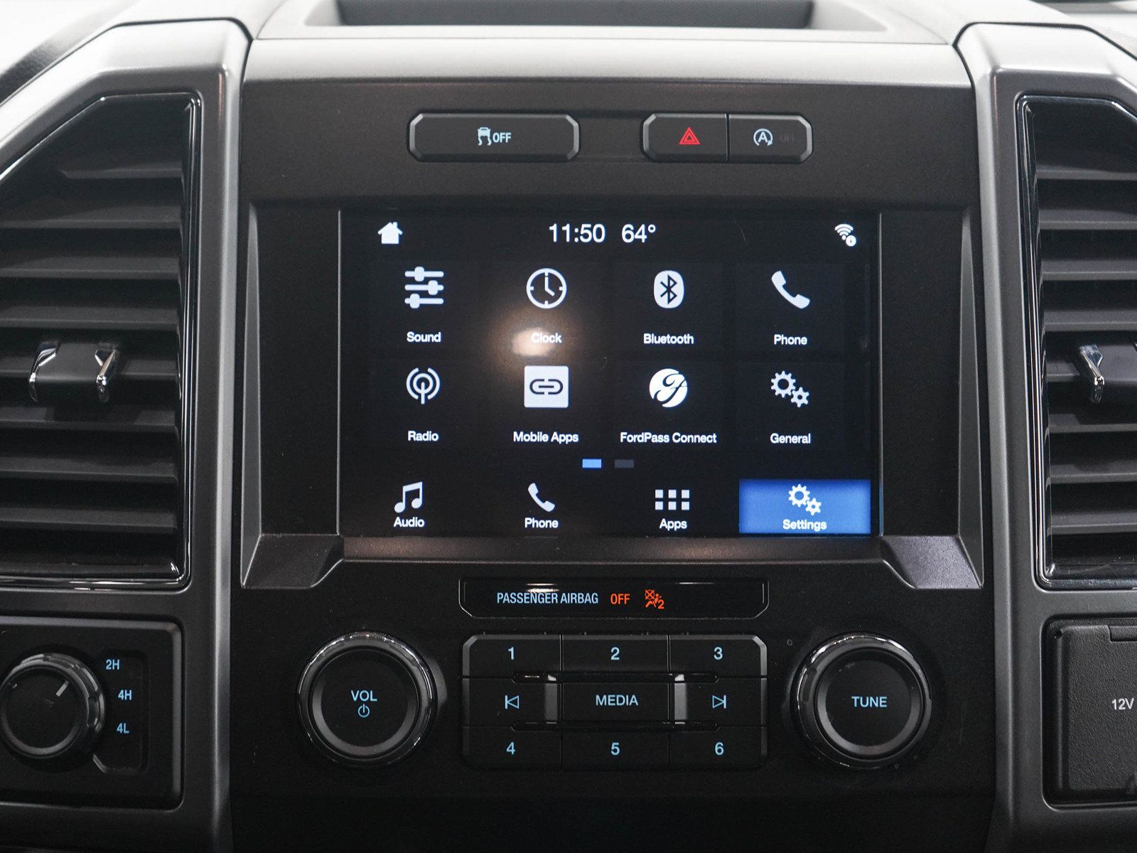 Used 2019 Ford F150 XLT w/ Equipment Group 302A Luxury AWD/4WD image 18