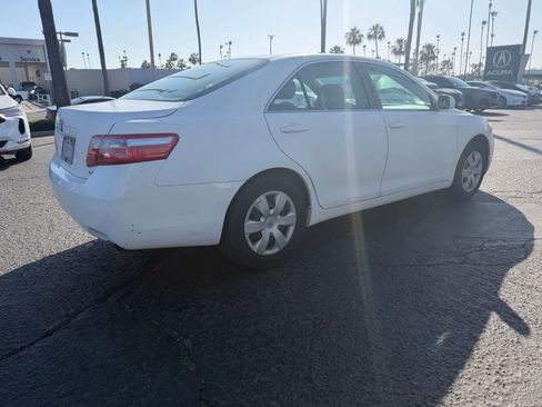 Used 2009 Toyota Camry LE FWD image 5