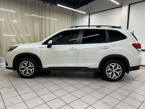 Used 2023 Subaru Forester Premium AWD/4WD image 8