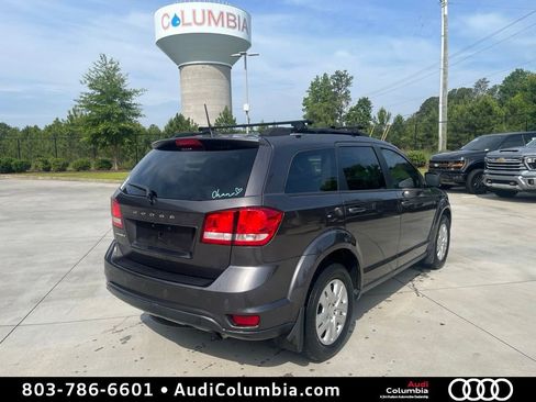 Used 2019 Dodge Journey SE FWD image 4