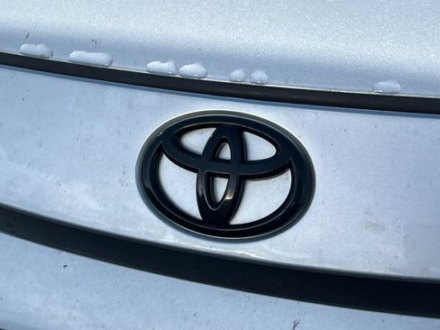 Used 2022 Toyota Corolla SE w/ SE Premium Package FWD image 13