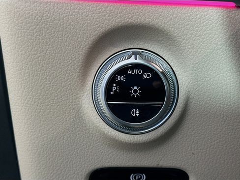 Used 2023 Mercedes-Benz C 300 4MATIC Sedan w/ Exclusive Trim Package image 17