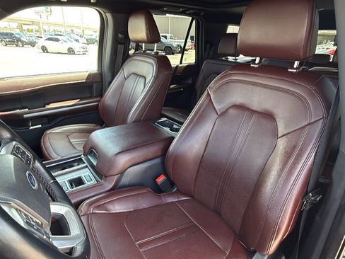 Used 2024 Ford Expedition Limited RWD image 14