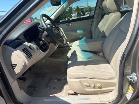 Used 2011 Cadillac DTS Luxury FWD image 13