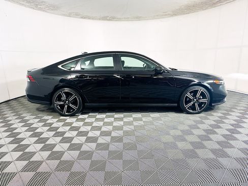 Used 2024 Honda Accord Sport image 2